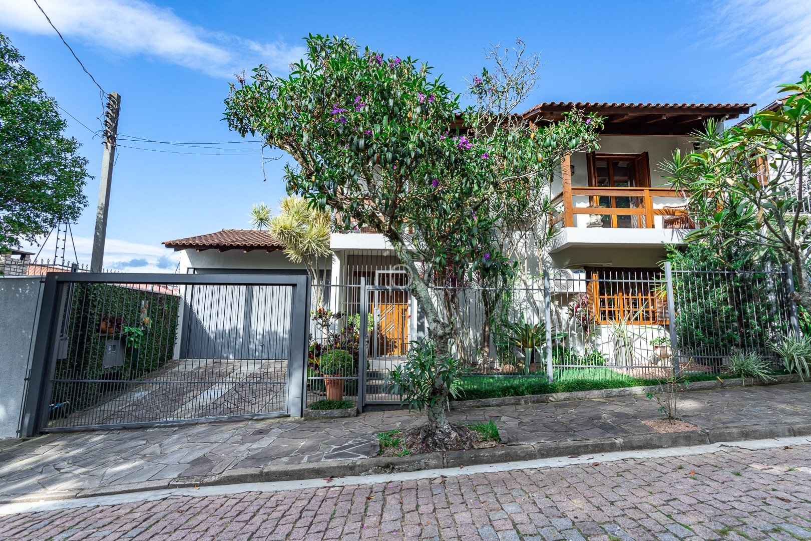 Venda de Casa em bairro Ipanema com 159.97m² Área Const. e 163.12m² Área Terreno