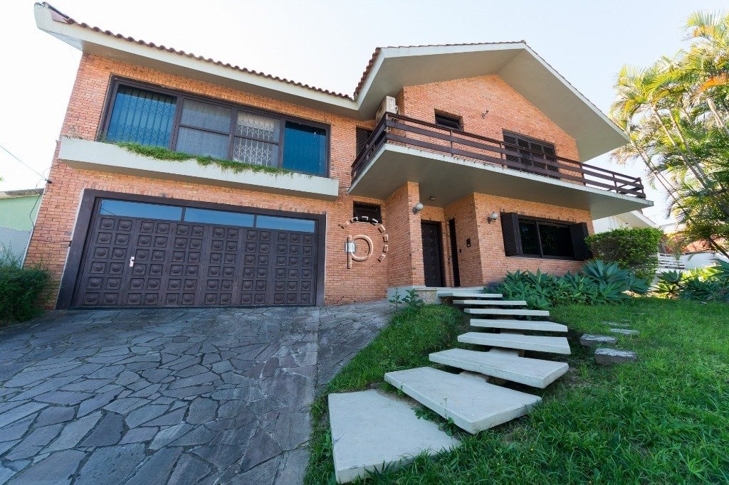 Venda de Casa em bairro Vila Assunção com 350m² Área Const.