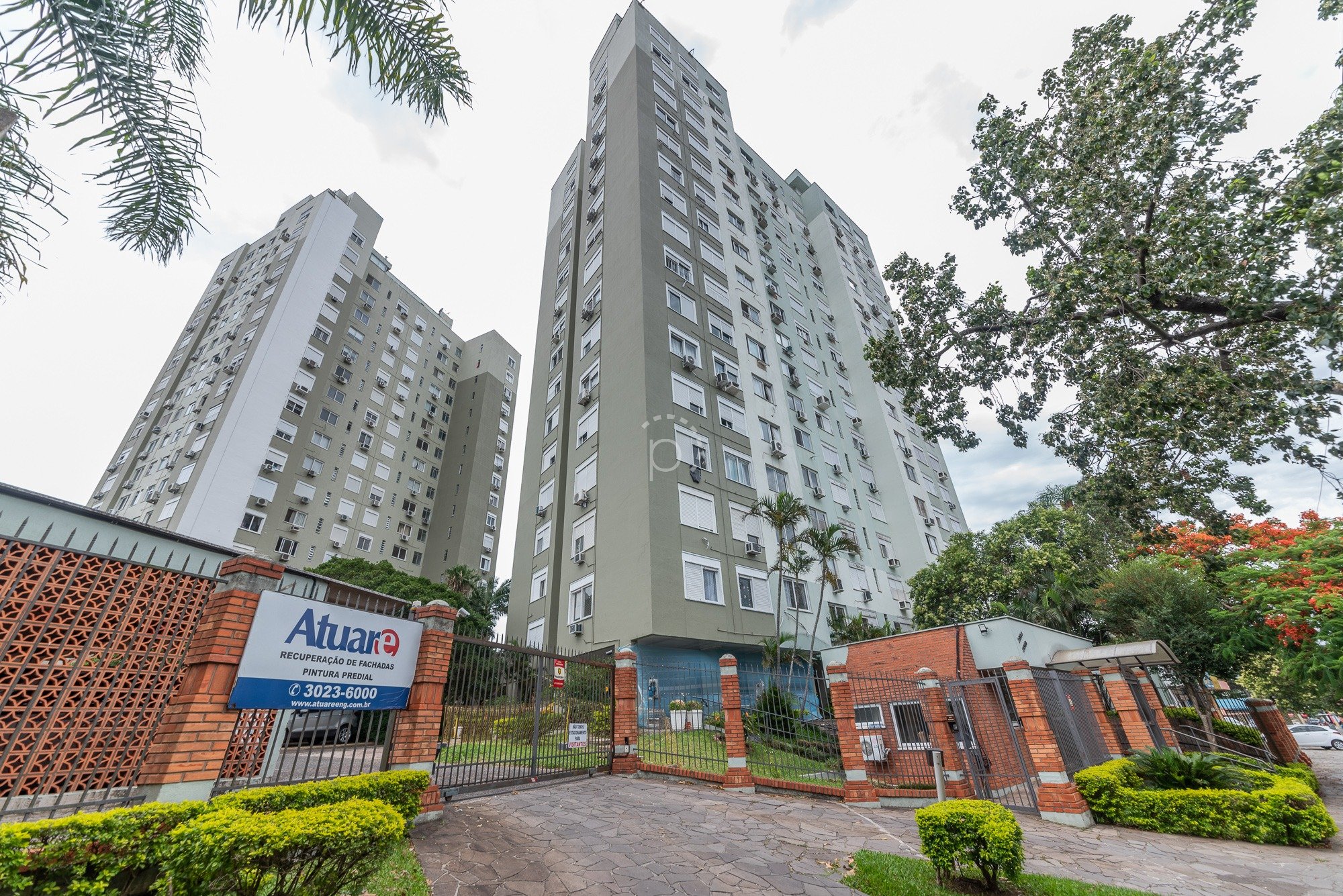 Apartamento de 3 dormitórios transformado em 2 à venda no bairro Tristeza
