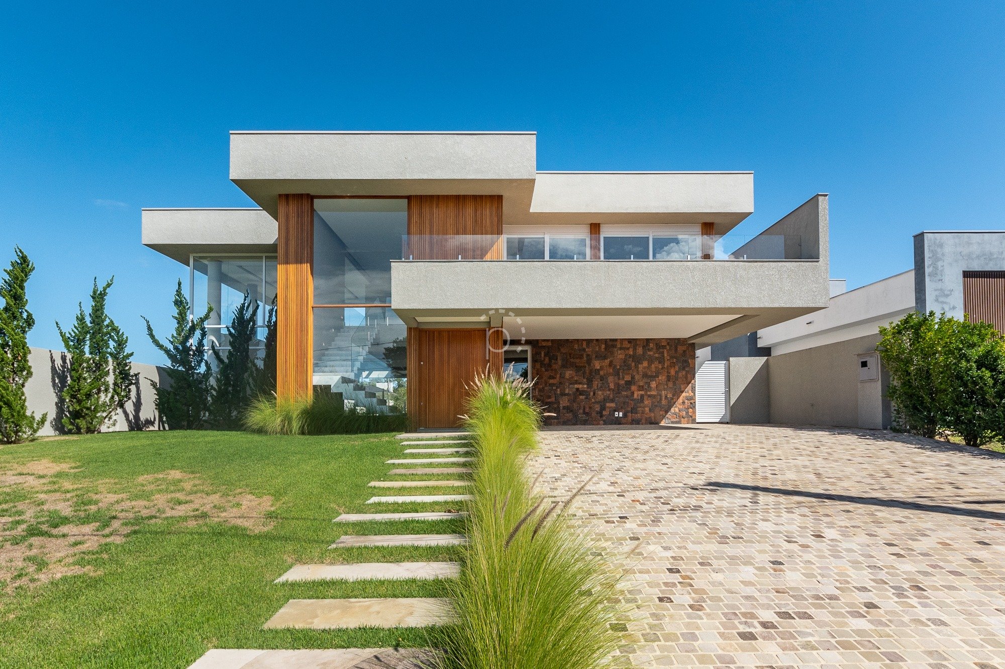 Venda de Casa em Condomínio em bairro Terra Ville com 380m² Área Const. e 1000m² Ár