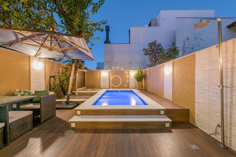 Venda de Casa em Condomínio em bairro Vila Assunção com 297m² Área Const. e 354m² Á