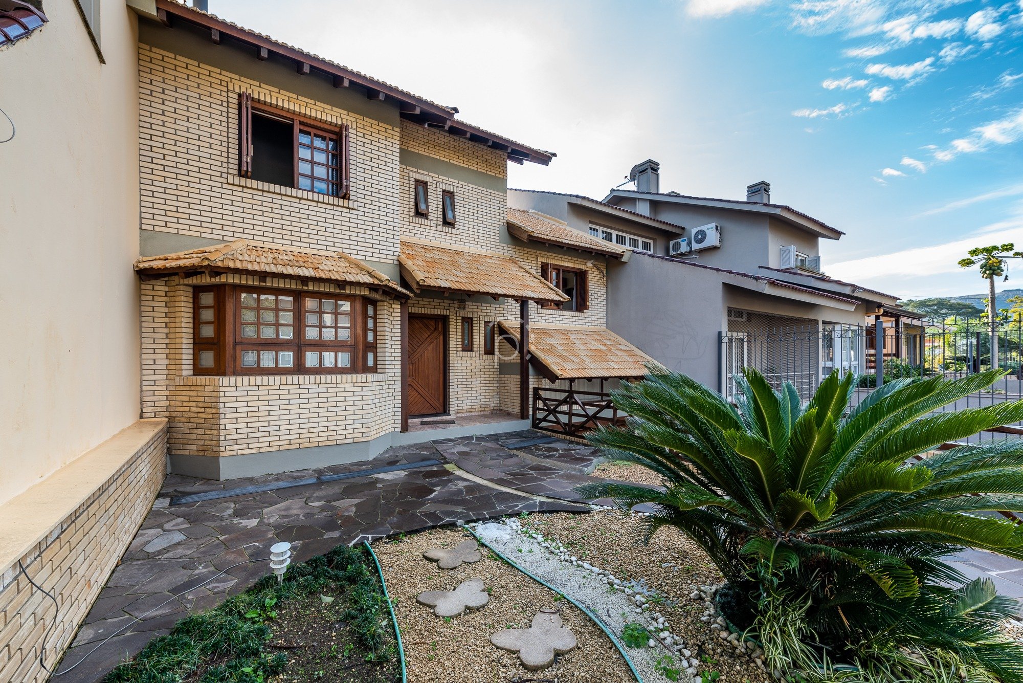 Venda de Casa em bairro Imperial Parque com 285m² Área Const.