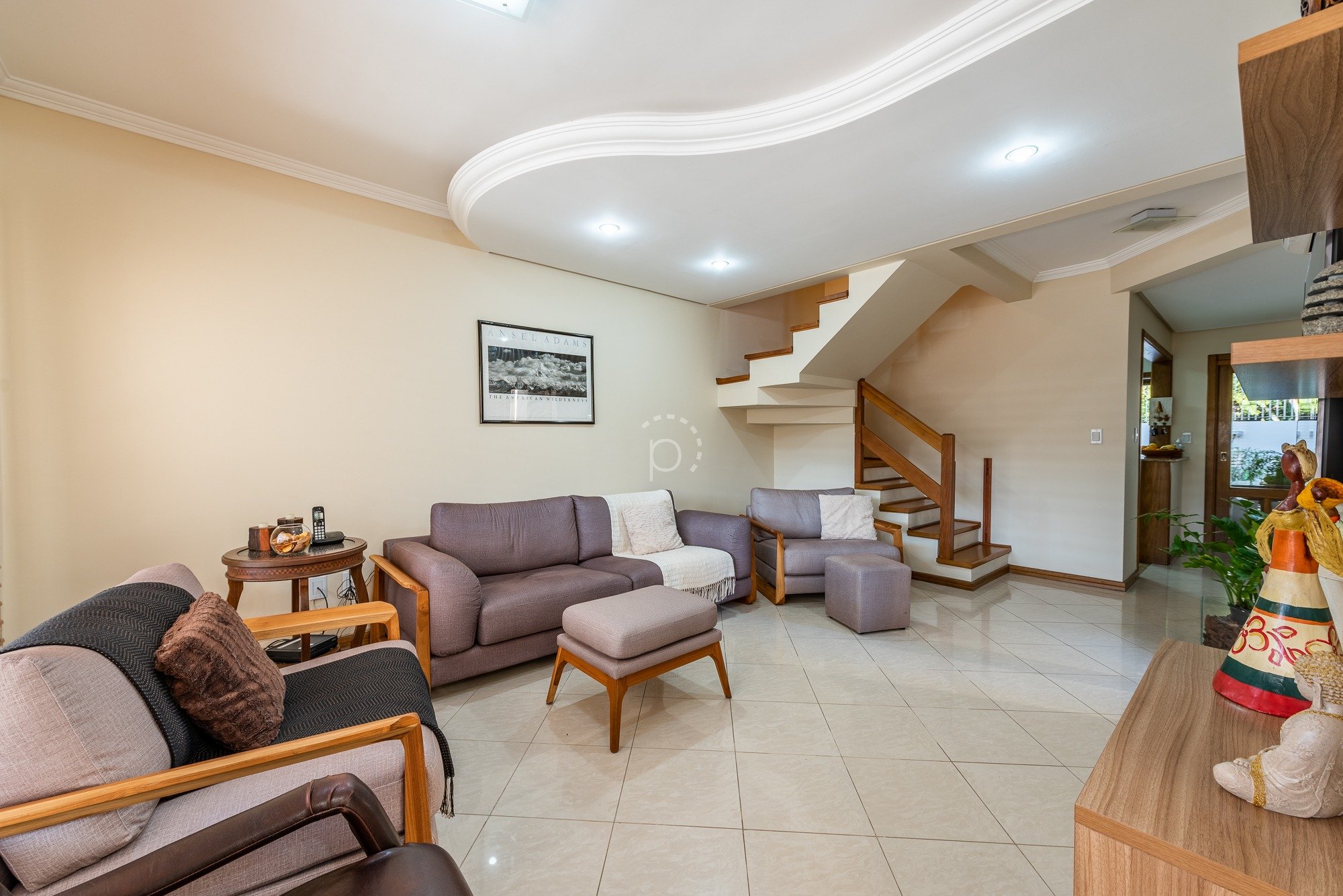 Venda de Casa em bairro Tristeza com 197m² Área Const. e 169m² Área Terreno