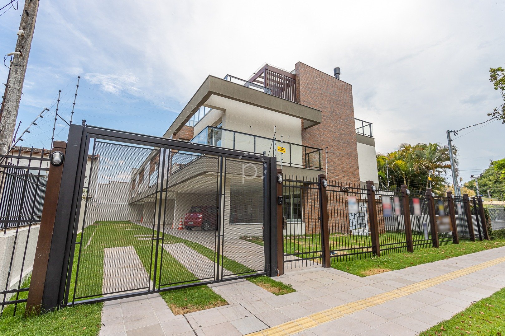 Venda de Casa em Condomínio em bairro Vila Assunção com 300m² Área Const.