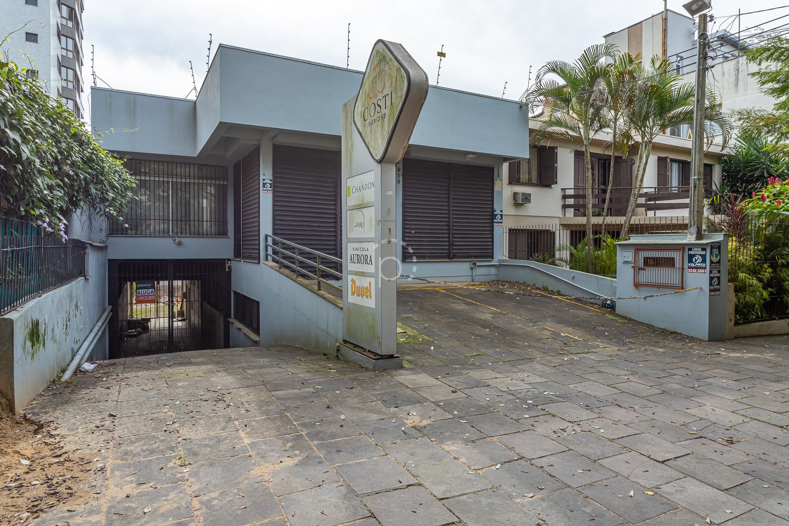 Venda de Loja em bairro Tristeza com 461m² Área Const.