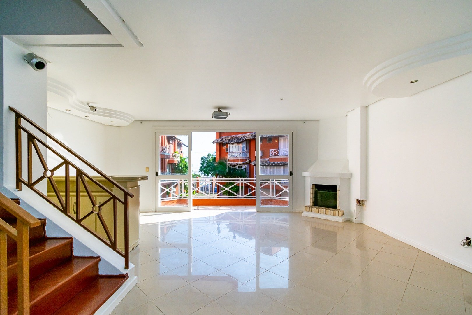 Venda de Casa em Condomínio em bairro Vila Assunção com 252.19m² Área Const. e 345.