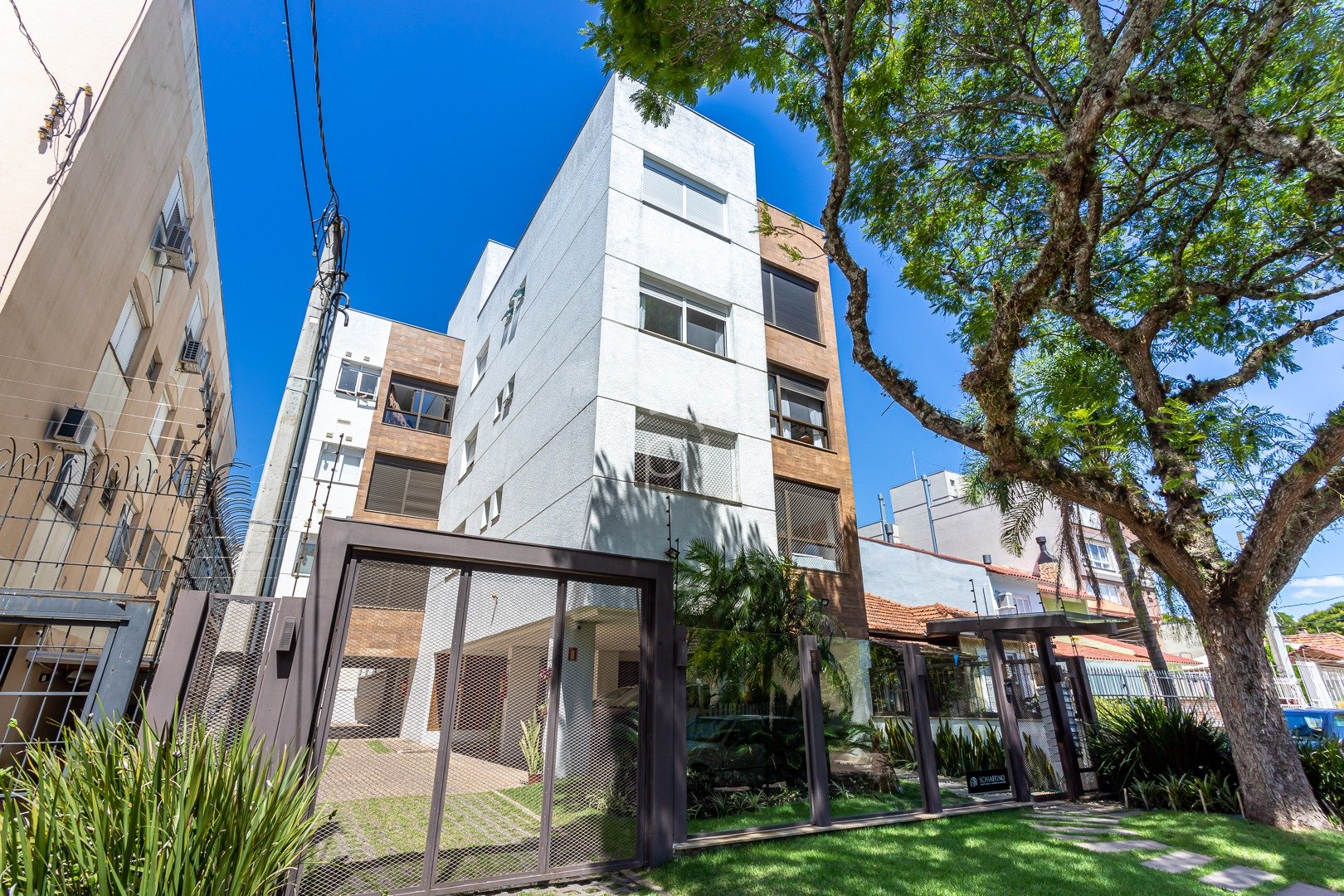 Apartamento de 2 dormitórios à venda no bairro Cristal