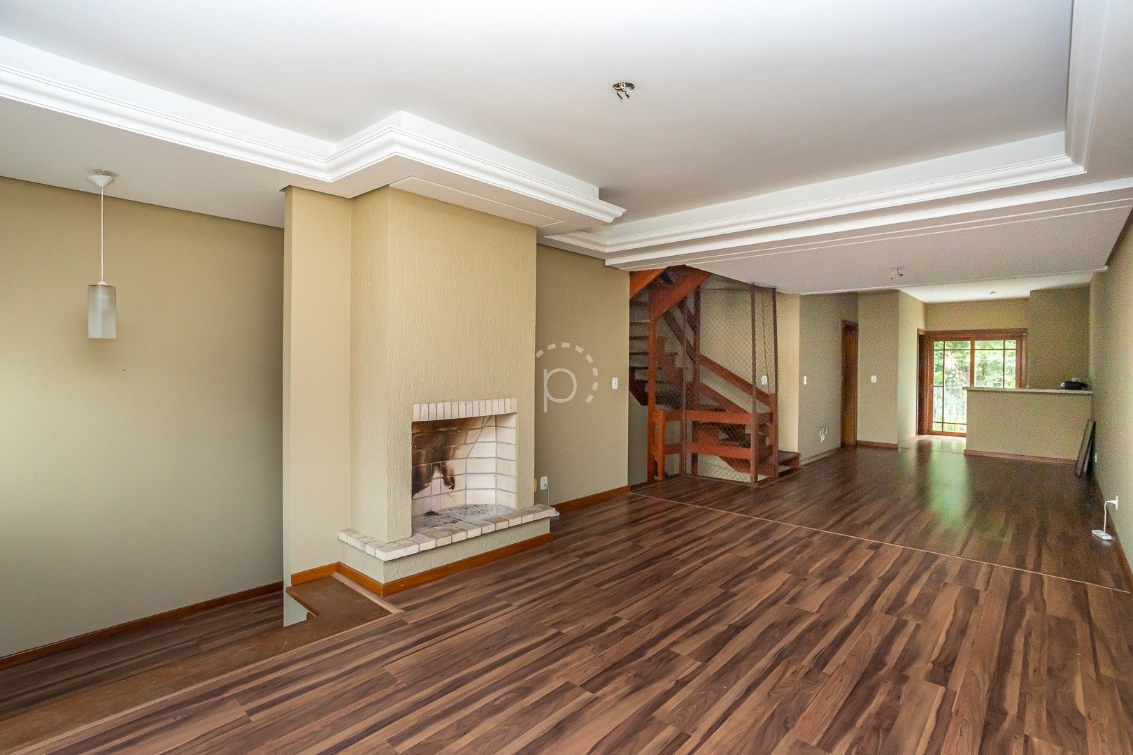 Venda de Casa em bairro Tristeza com 297.32m² Área Const. e 297.77m² Área Terreno
