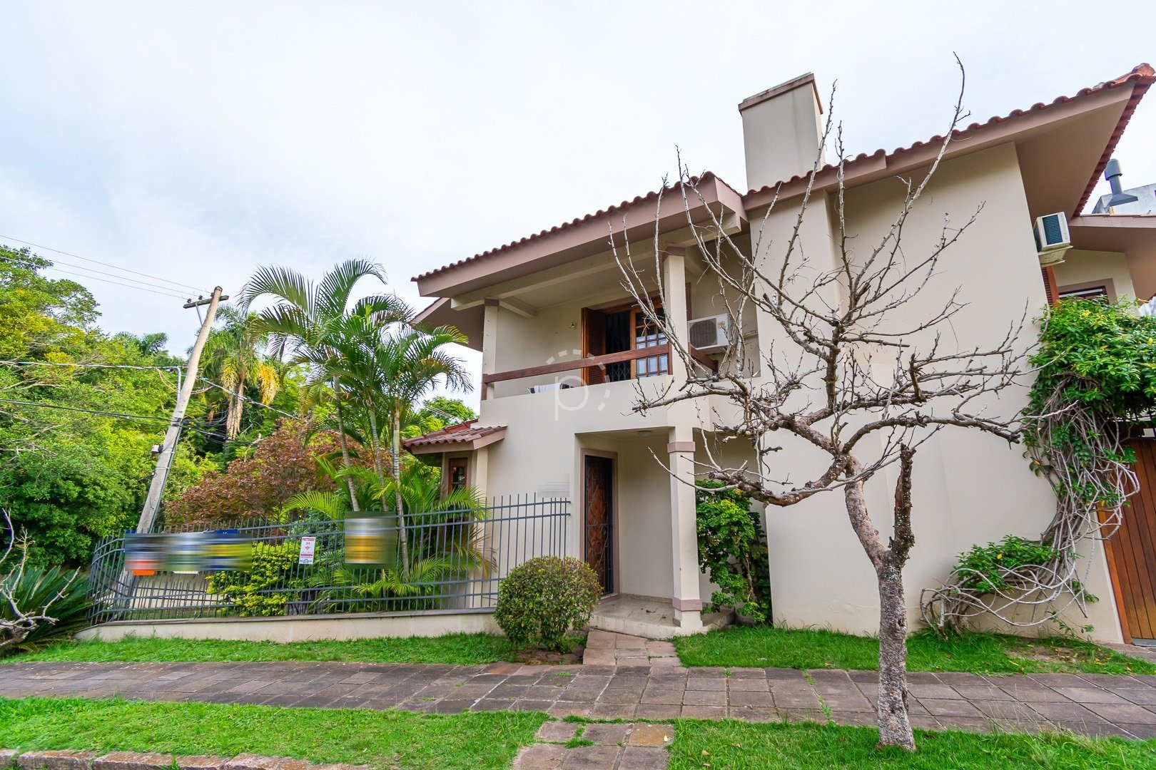 Venda de Casa em bairro Jardim Isabel com 199.22m² Área Const. e 202.59m² Área Terr