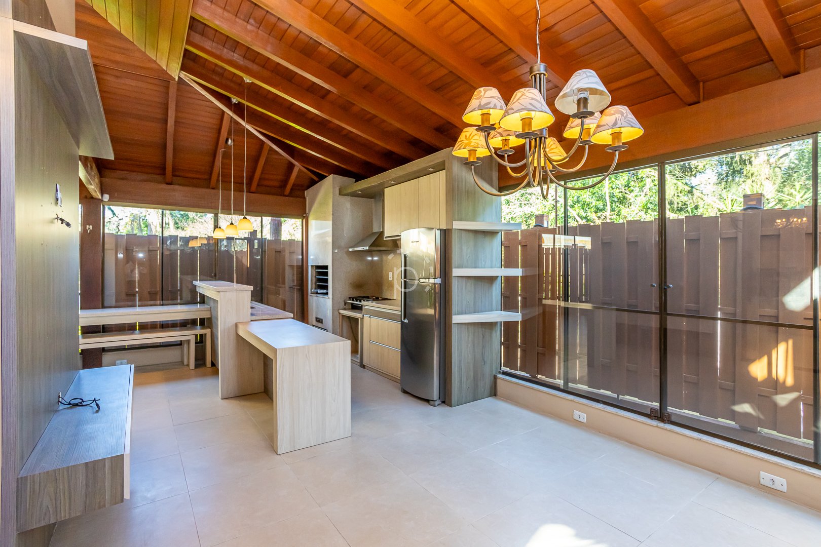 Venda de Casa em Condomínio em bairro Jardim Isabel com 360.17m² Área Const. e 367.