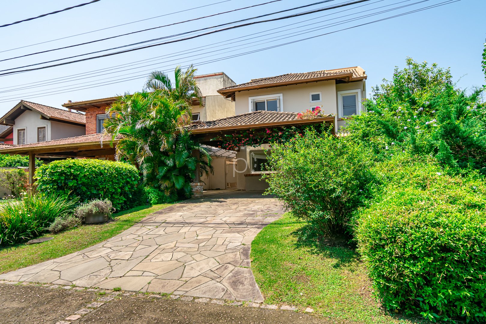 Venda de Casa em Condomínio em bairro Terra Ville com 240m² Área Const.