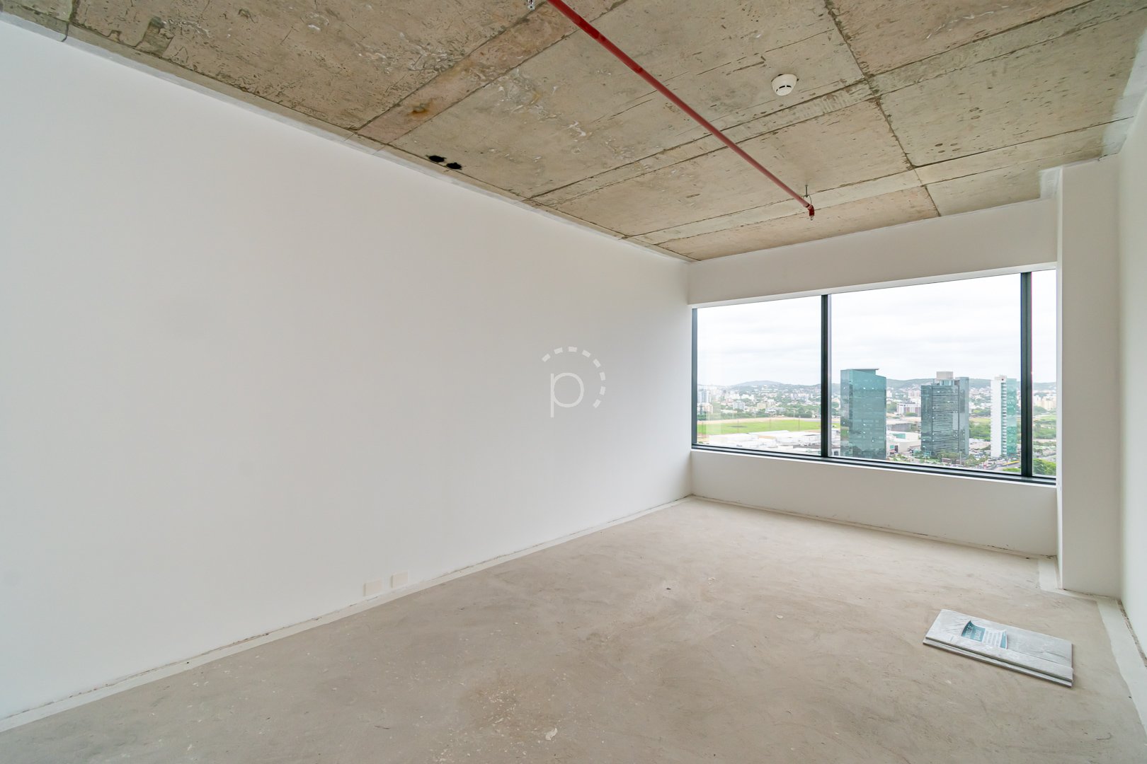 Venda de Sala em bairro Praia de Belas com 35.5m² Área Const.