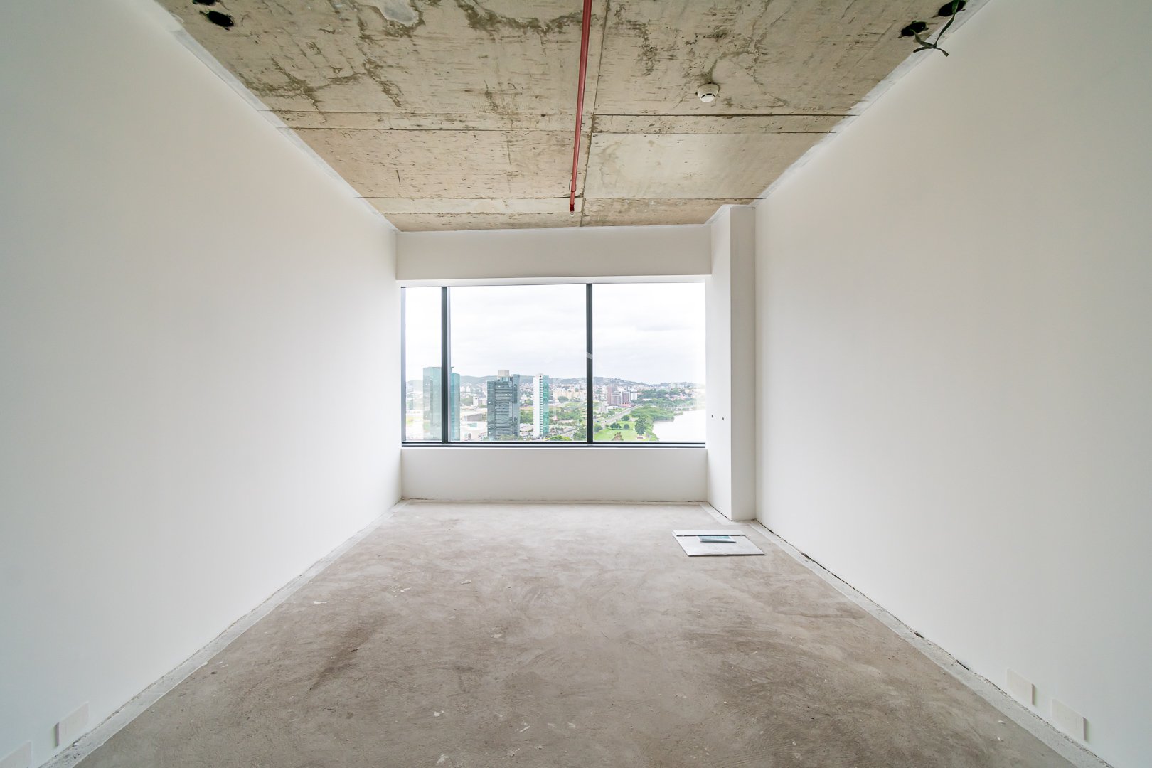 Venda de Sala em bairro Praia de Belas com 33.55m² Área Const.