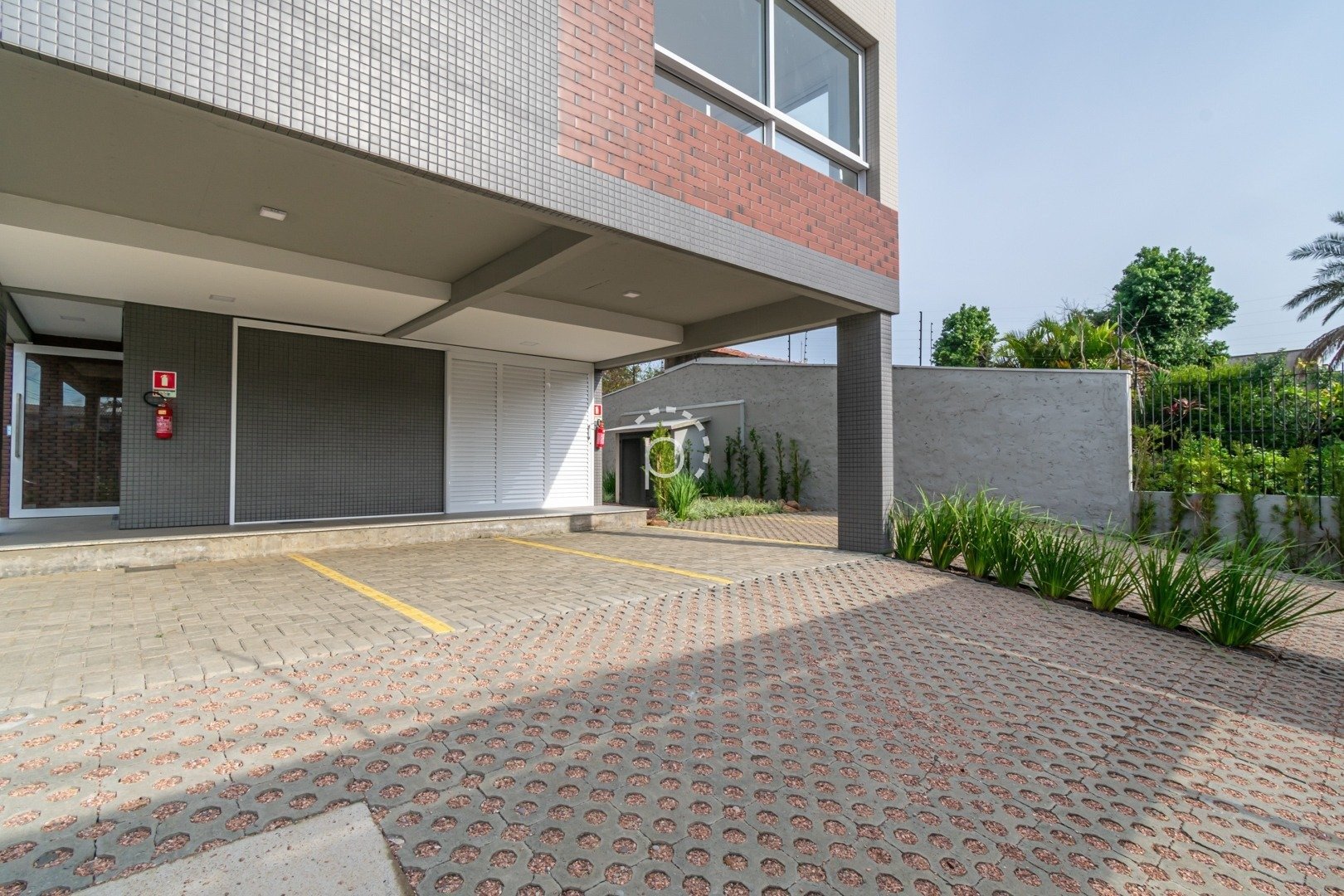 Apartamento de 2 dormitórios à venda no bairro Camaquã