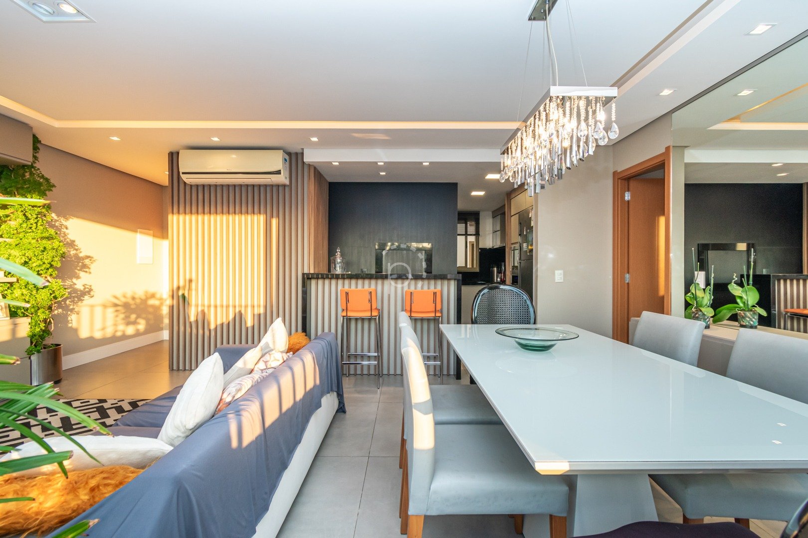 Venda de Apartamento em bairro Ipanema com 105m² Área Const. e 197m² Área Terreno