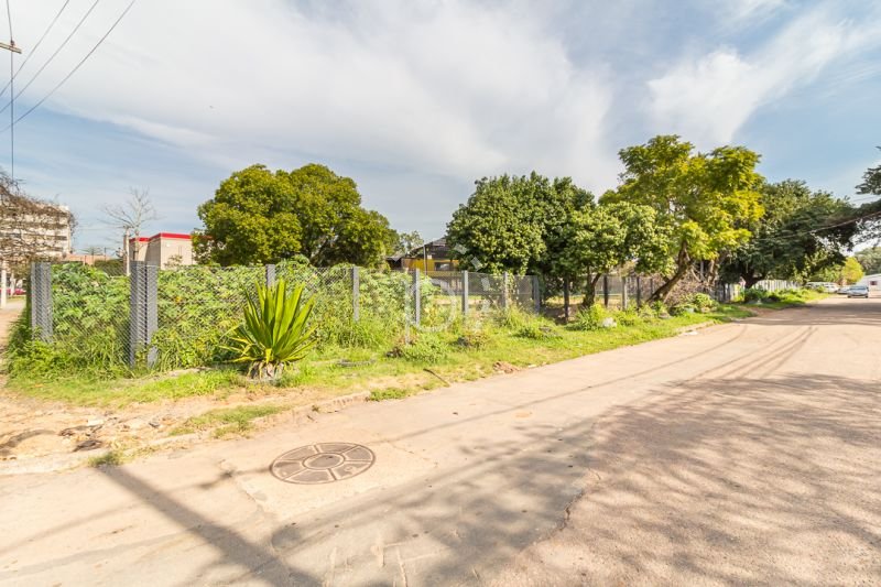 Locação de Terreno em PORTO ALEGRE-RS, bairro CAVALHADA com 1454m² Área Const.