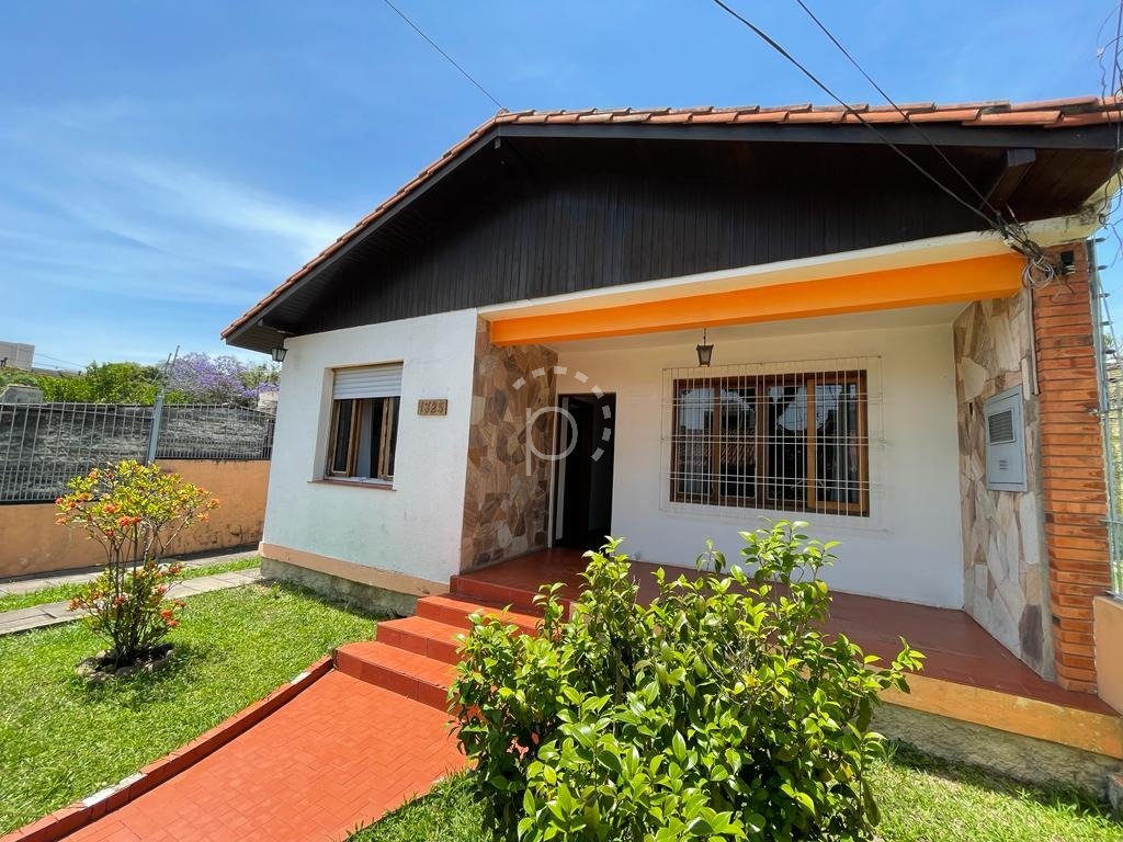 Venda de Casa em bairro Tristeza com 254.38m² Área Const. e 363m² Área Terreno