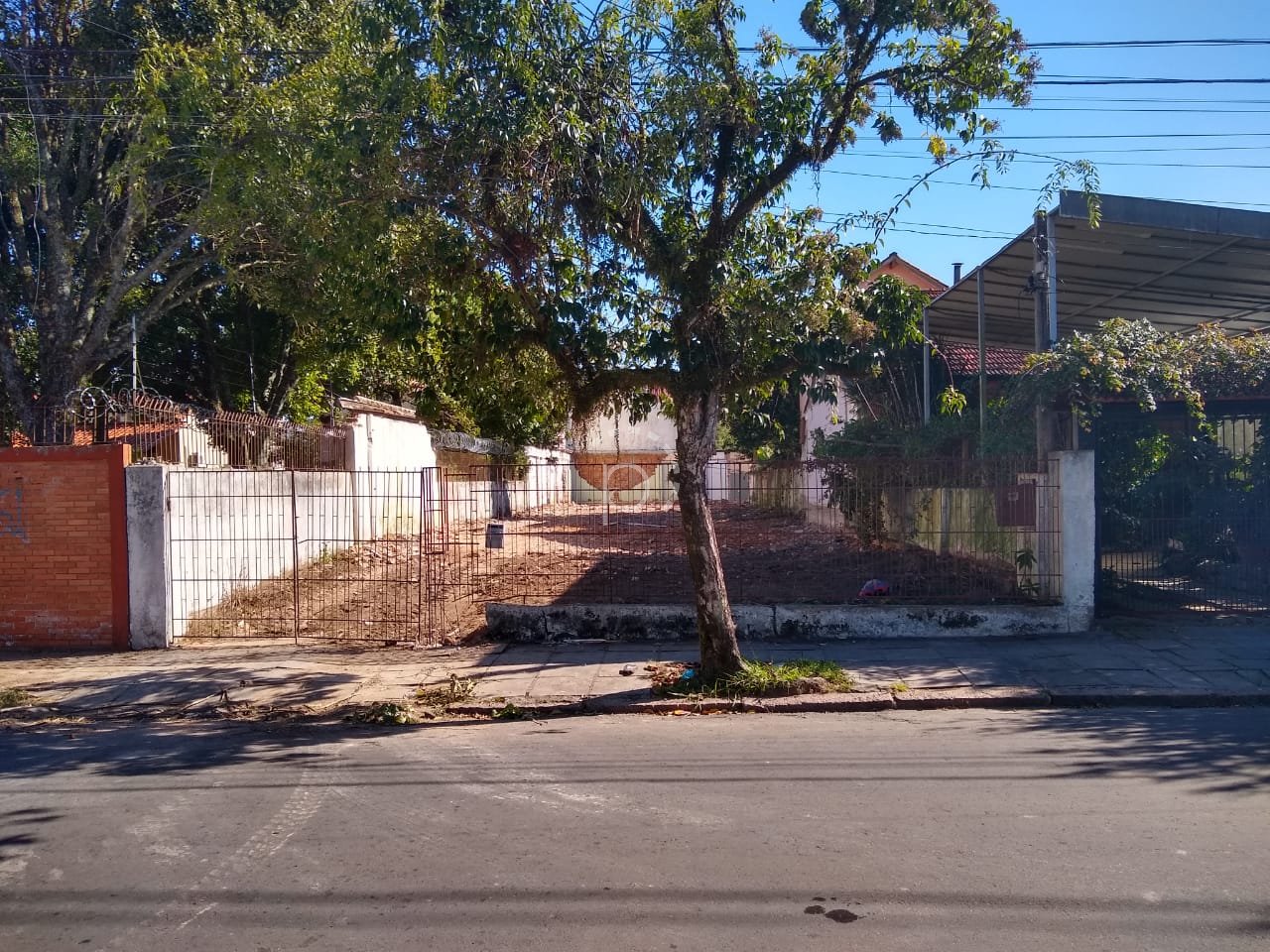 Locação de Terreno em PORTO ALEGRE-RS, bairro IPANEMA com 420m² Área Const.