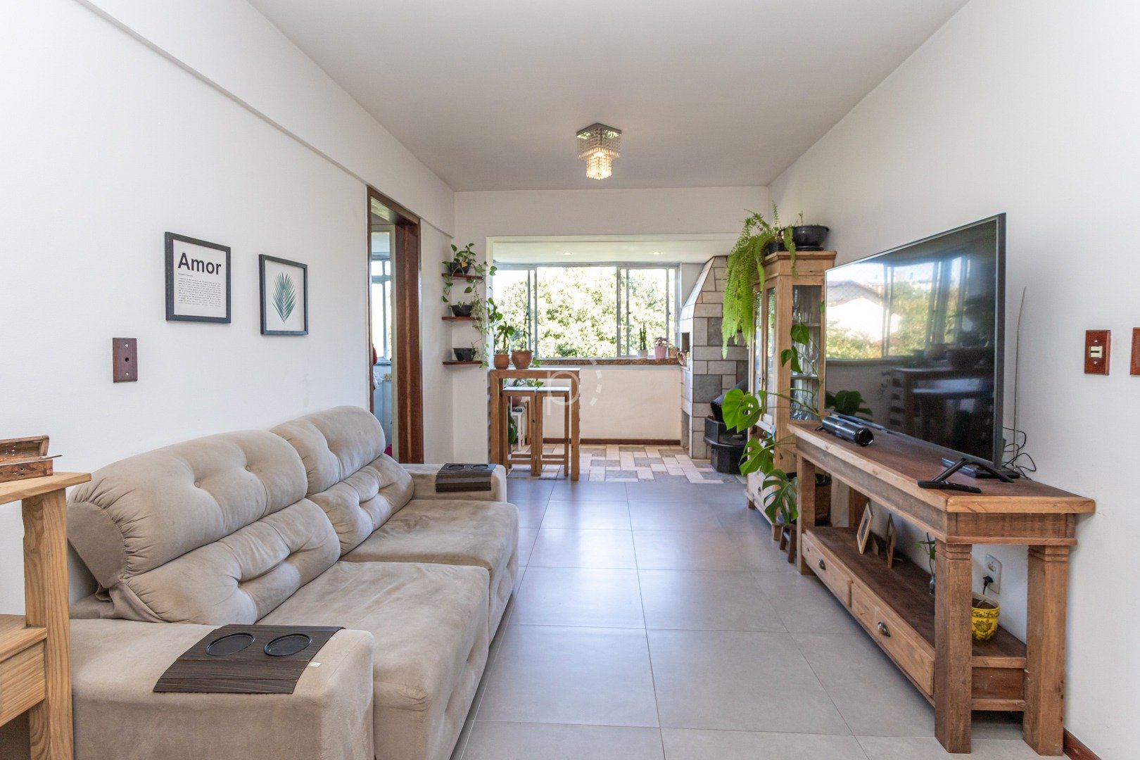 Apartamento de 2 dormitórios à venda no bairro Nonoai