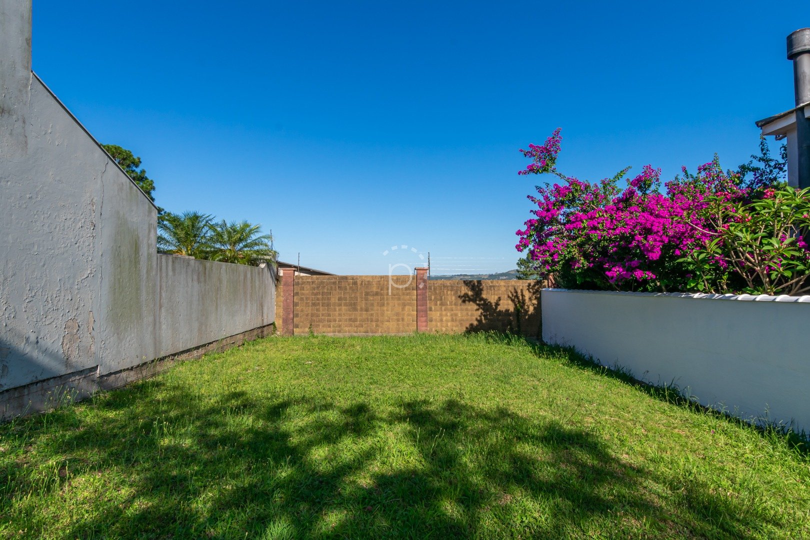 Lote em condomínio de 270m2 à venda no Lagos de Nova Ipanema