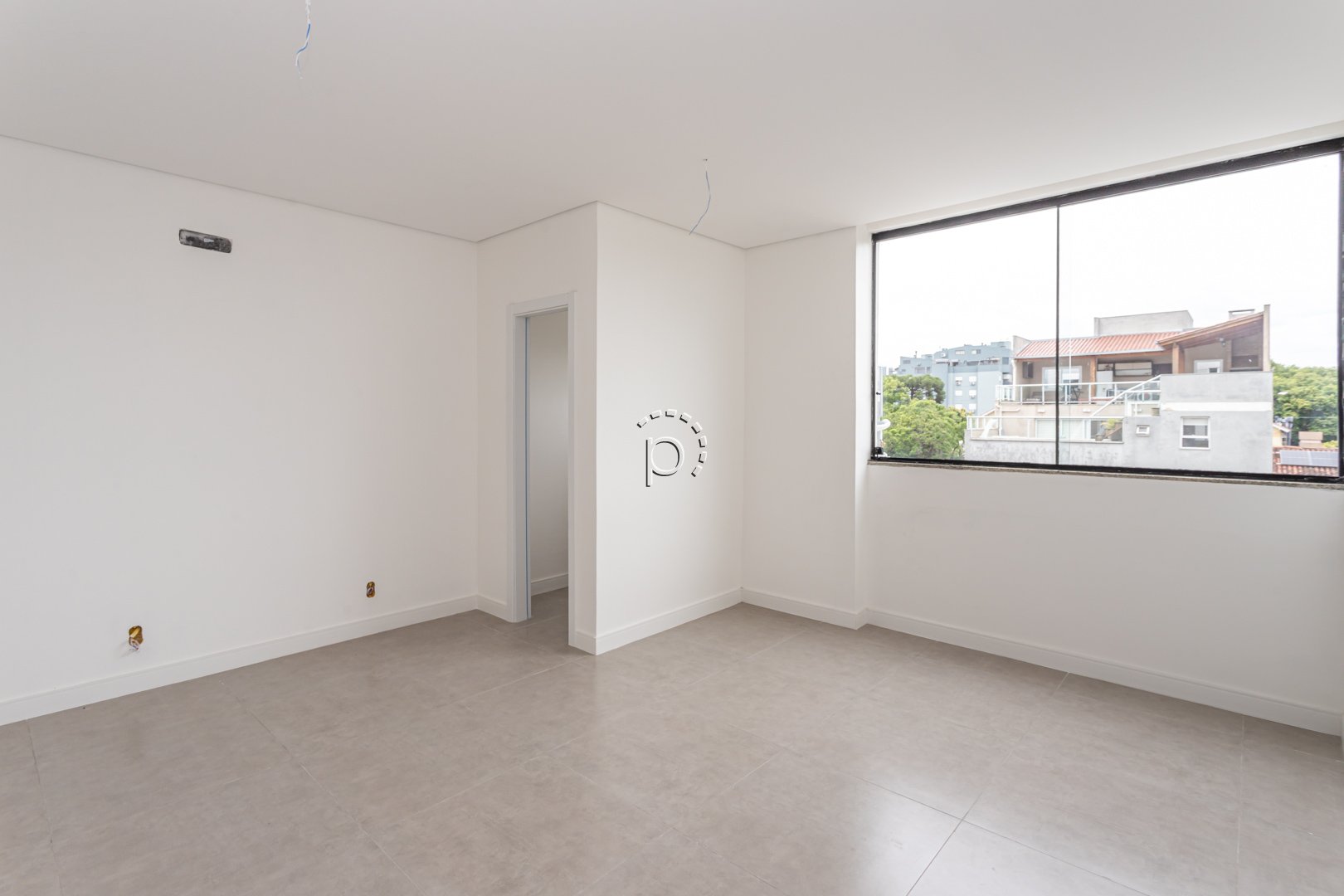 Sala no bairro TRISTEZA (Ref: 5106)