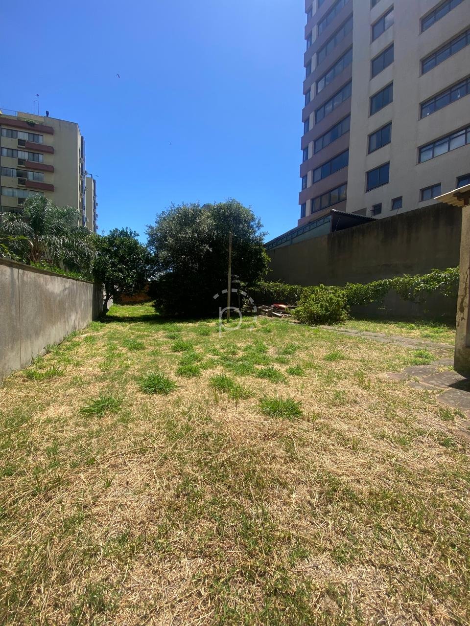 Locação de Terreno em PORTO ALEGRE-RS, bairro TRISTEZA com 600m² Área Const.
