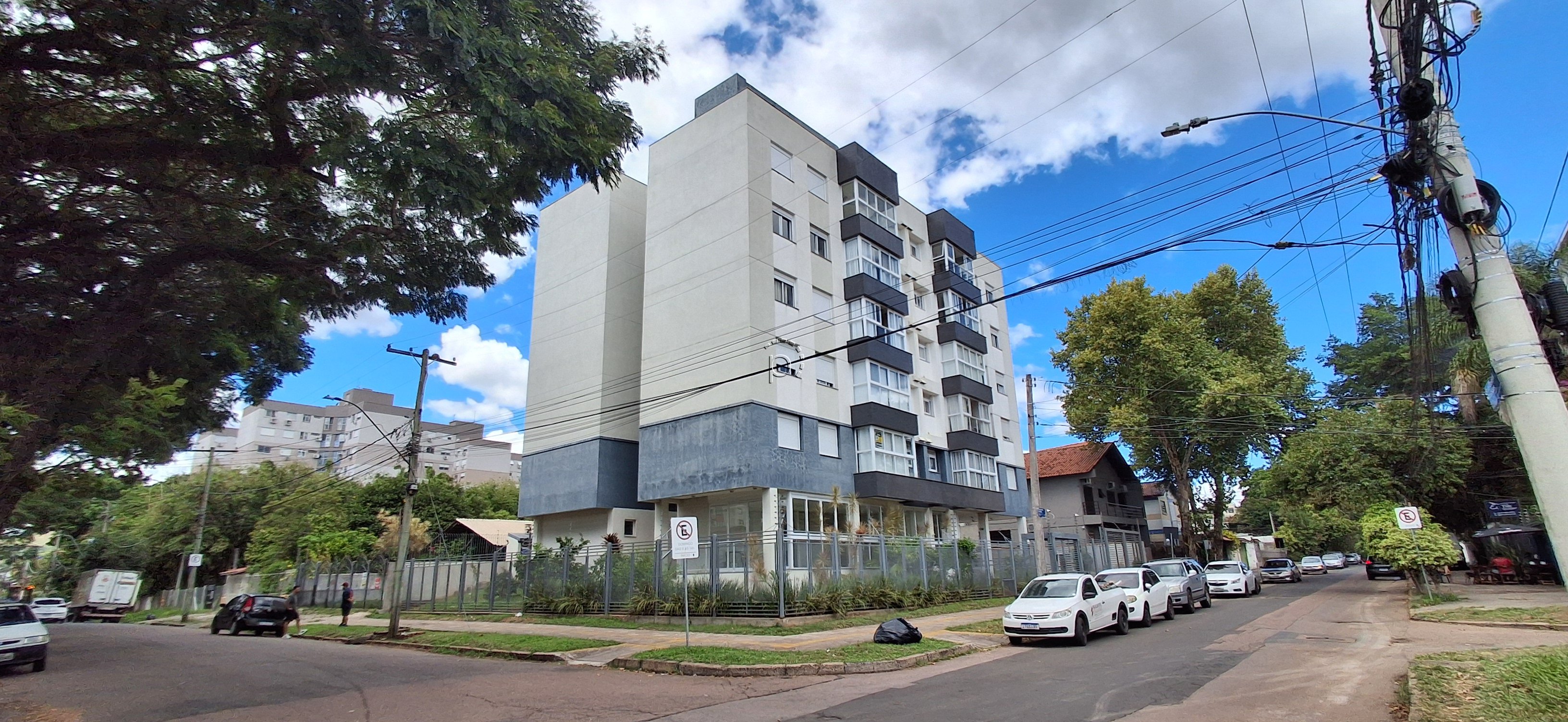 Apartamento no bairro TRISTEZA (Ref: 5202)