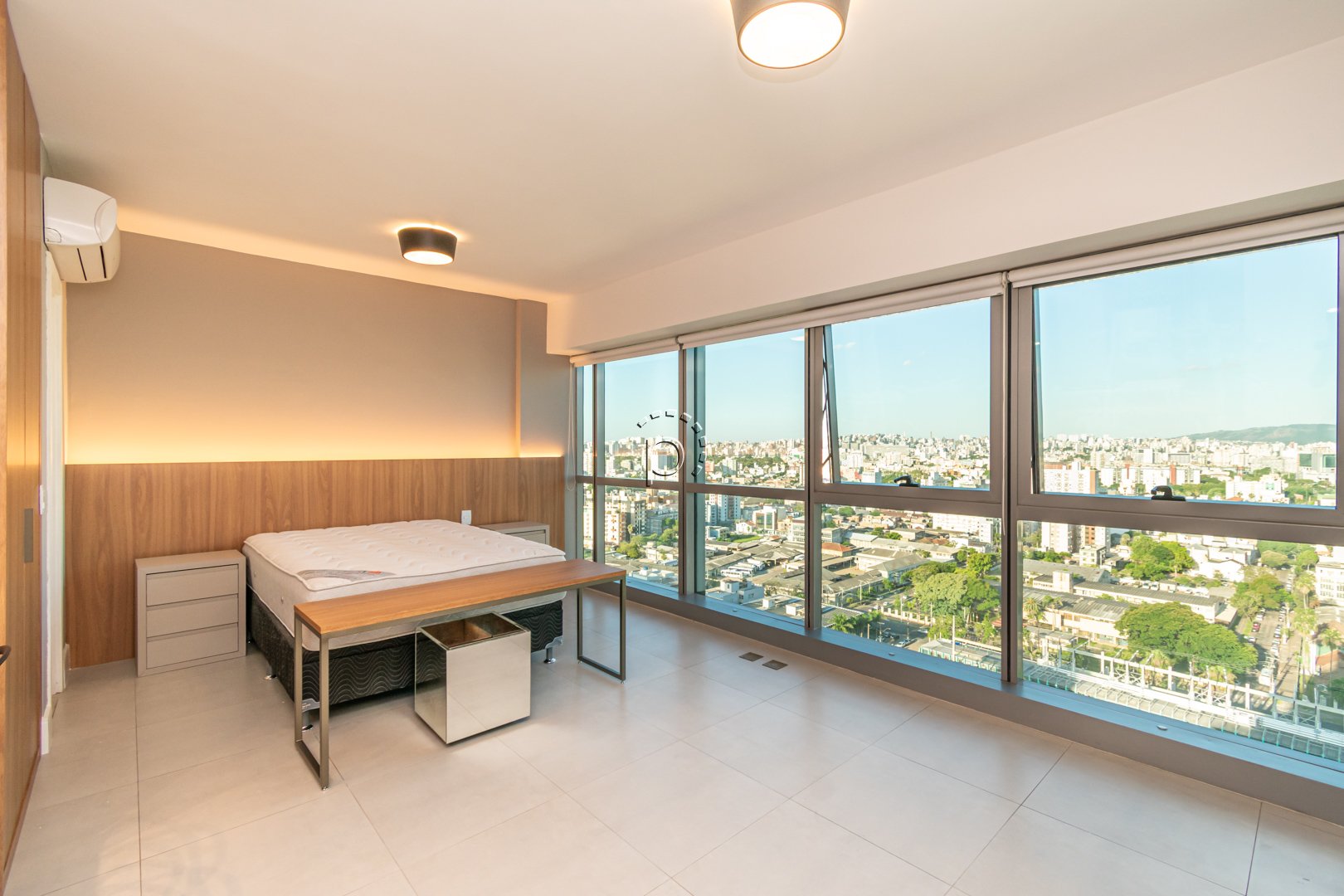 Apartamento no bairro PRAIA DE BELAS (Ref: 5199)