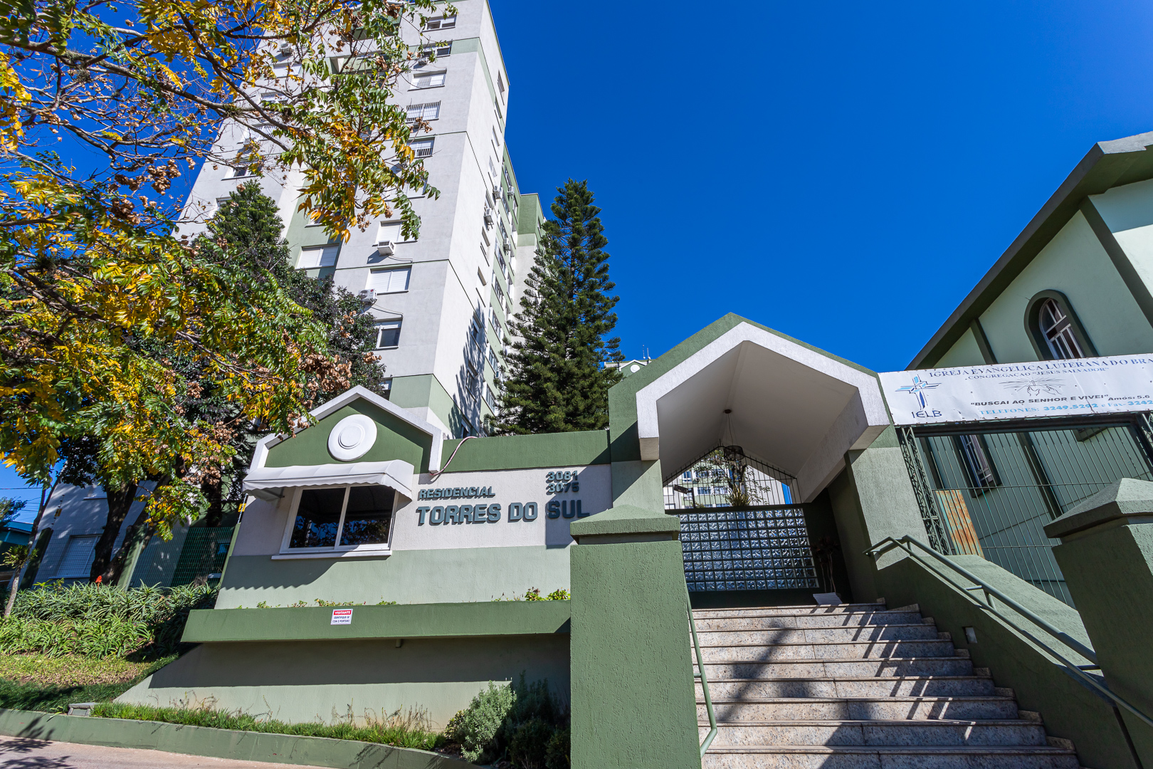 Apartamento no bairro CAVALHADA (Ref: 2951)