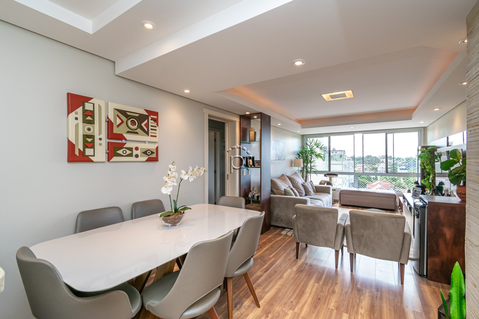 Apartamento de 3 dormitórios na Tristeza