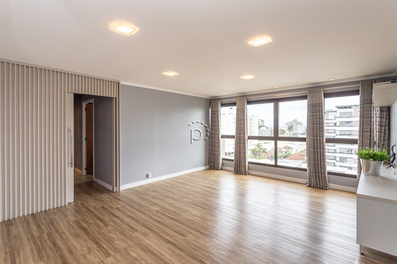 Apartamento no bairro TRISTEZA (Ref: 5221)