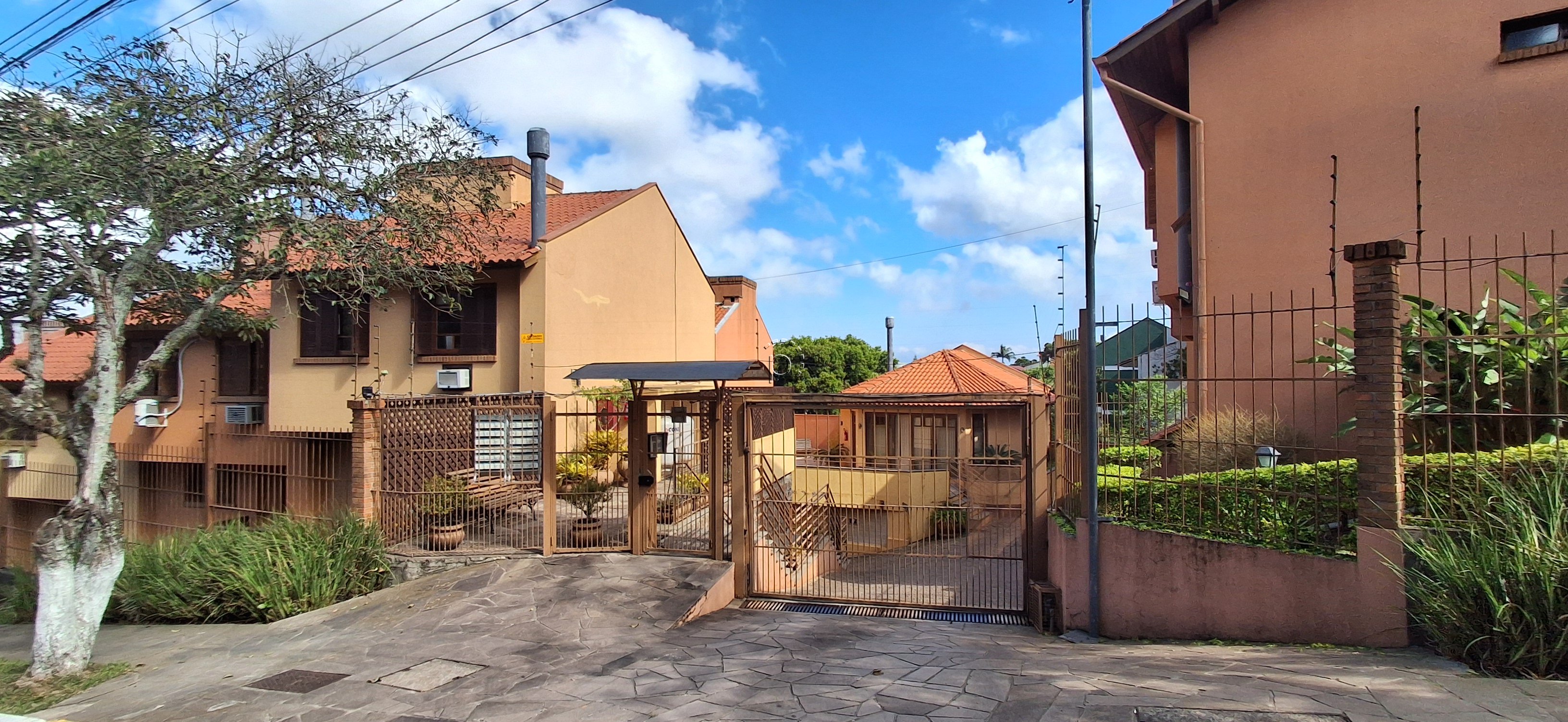 Casa em Condomínio no bairro ESPIRITO SANTO (Ref: 5230)