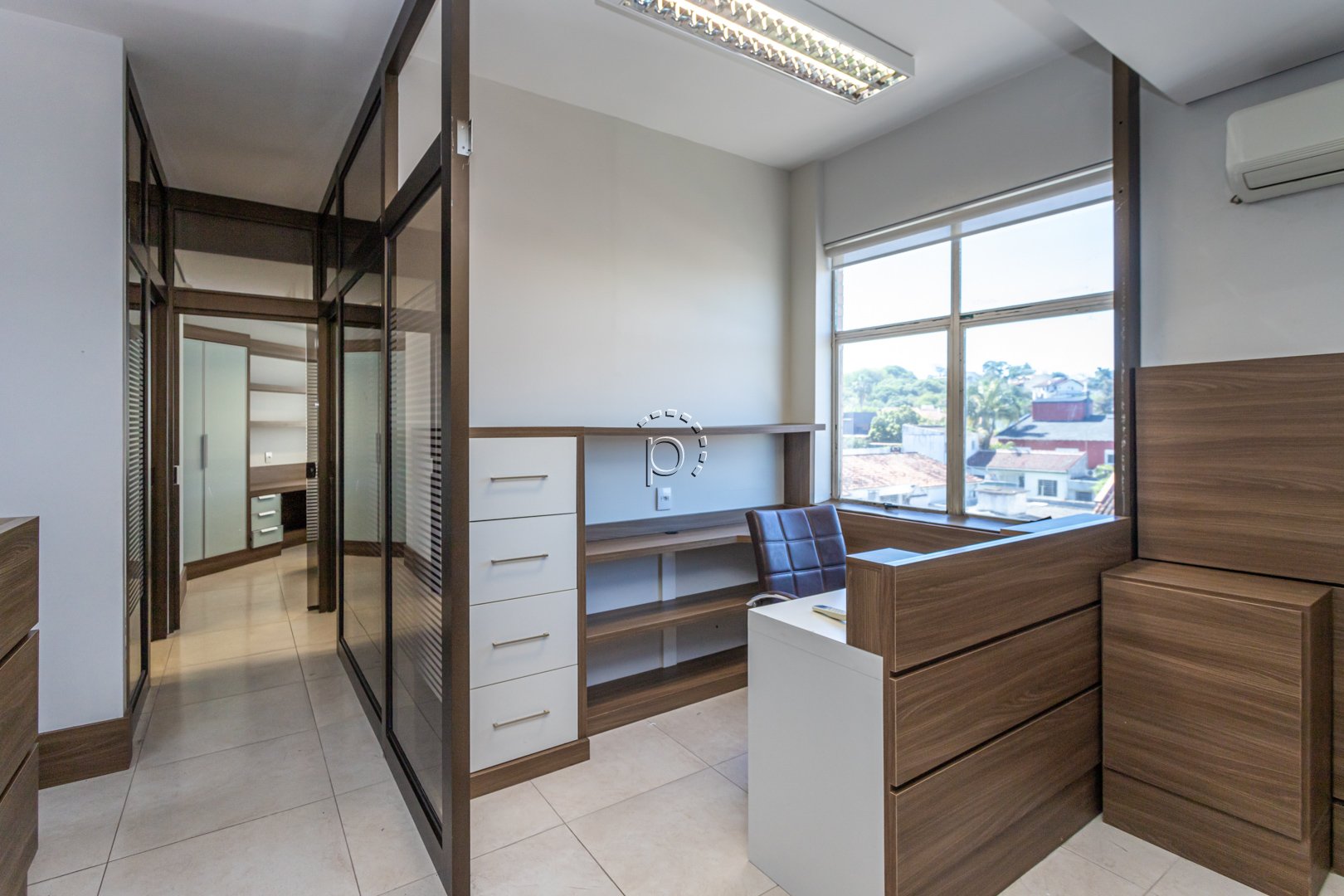 Sala no bairro TRISTEZA (Ref: 4277)