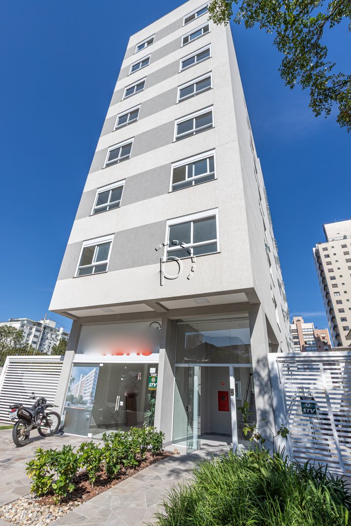 Apartamento no bairro MENINO DEUS (Ref: 5252)