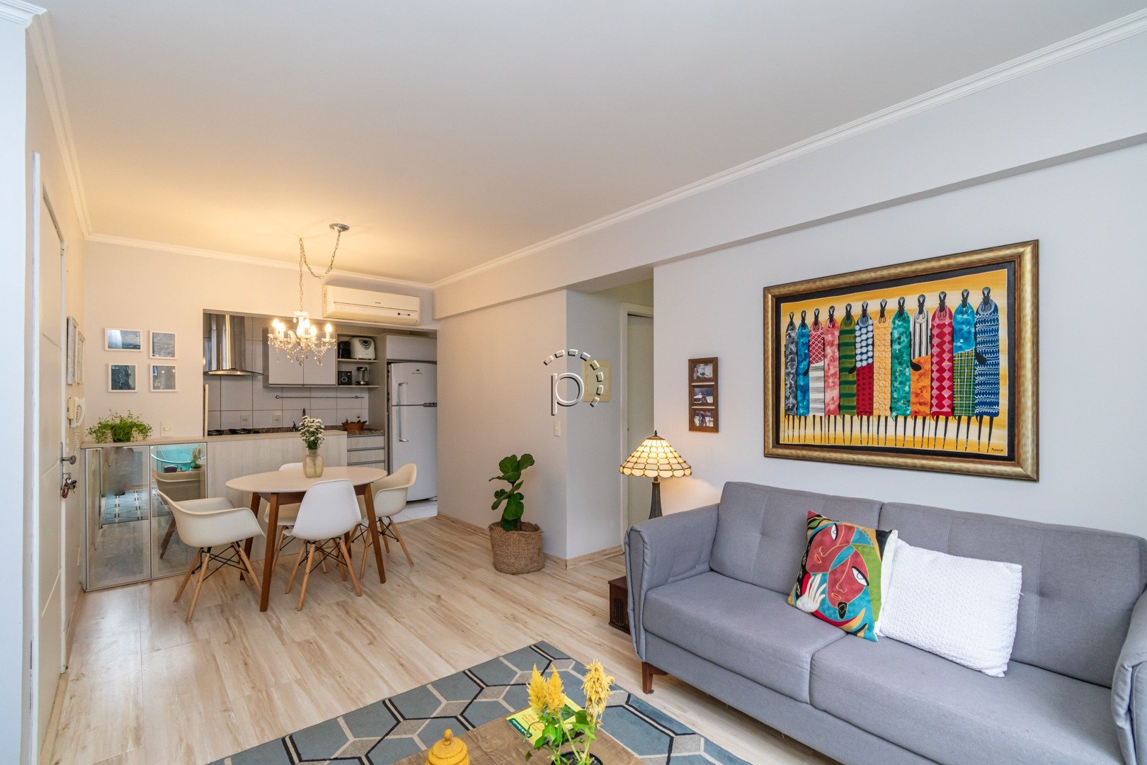 APARTAMENTO 2 DORMITÓRIOS SEMIMOBILIADO NA TRISTEZA