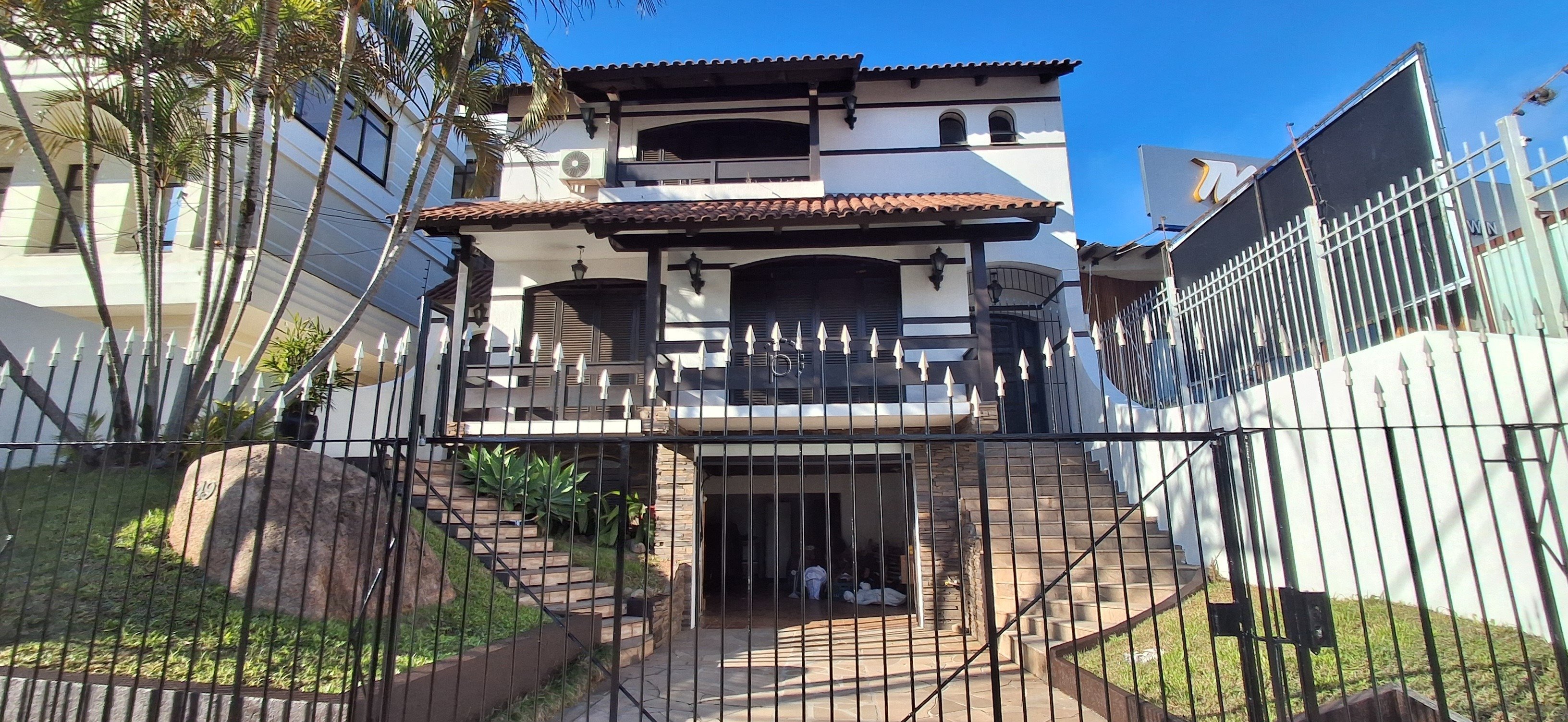 Casa de 5 dormitórios para alugar na Tristeza