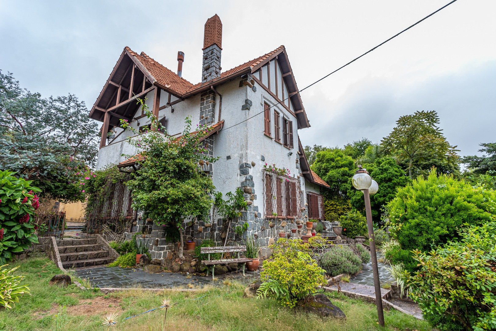 Venda de Casa em bairro Vila Assunção com 400m² Área Const. e 822m² Área Terreno