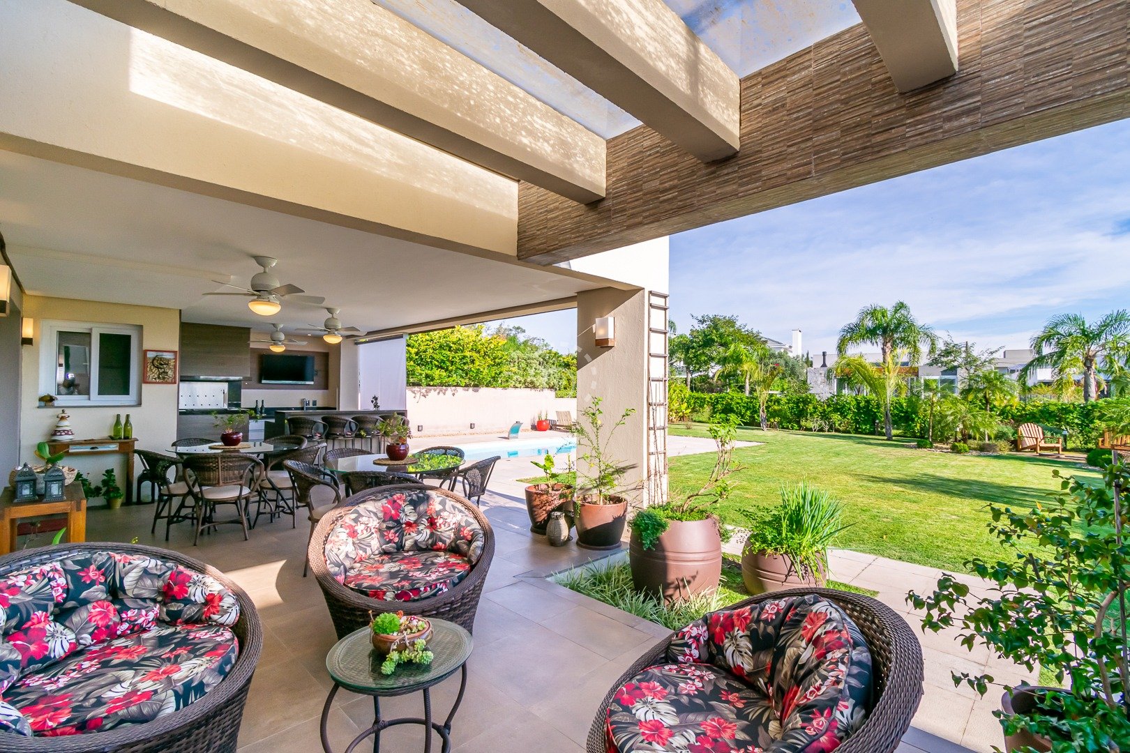 Venda de Casa em Condomínio em bairro Terra Ville com 362m² Área Const.