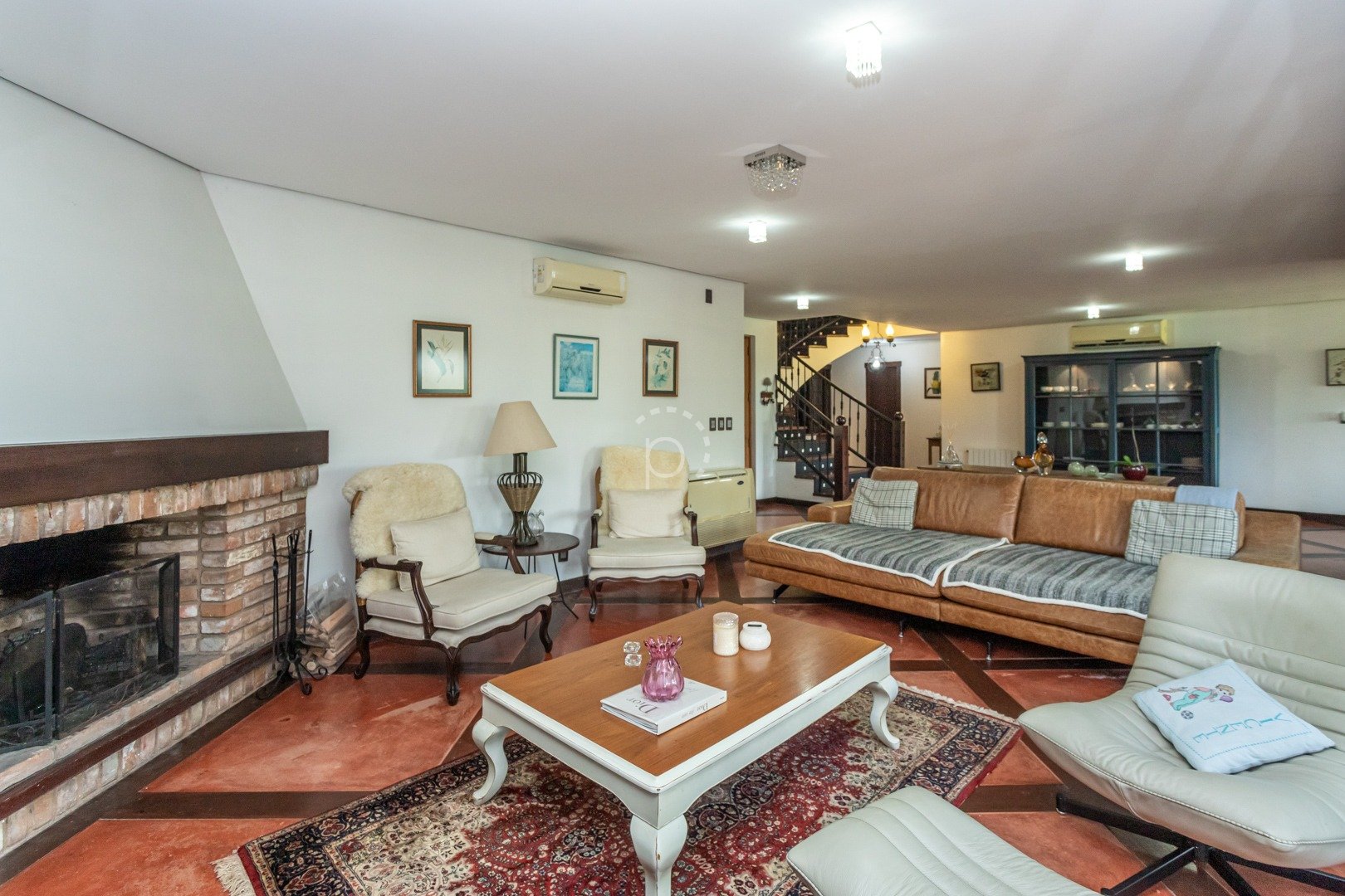 Venda de Casa em Condomínio em bairro Terra Ville com 494m² Área Const.
